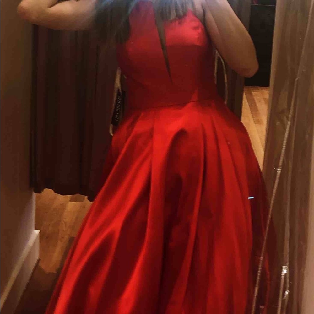 Sherri Hill 52583 size 6 in red